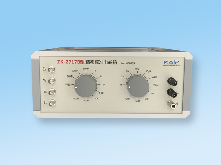 Capacitance standards